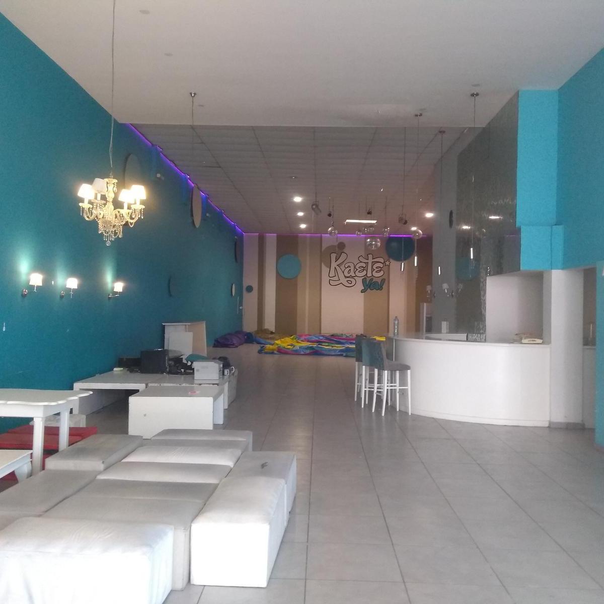 Foto de Excelente local más oficinas en block, sobre Av. Juan B. Justo., imagen 4