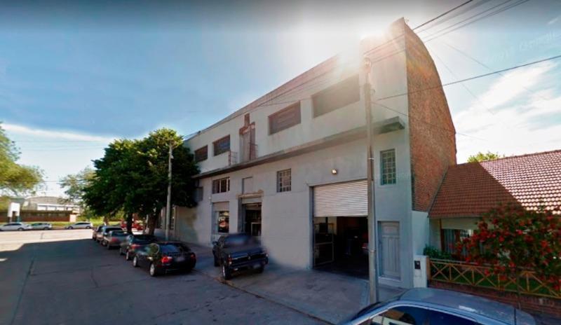 Importante Propiedad Comercial en Esquina de Av Juan B. Justo. 3