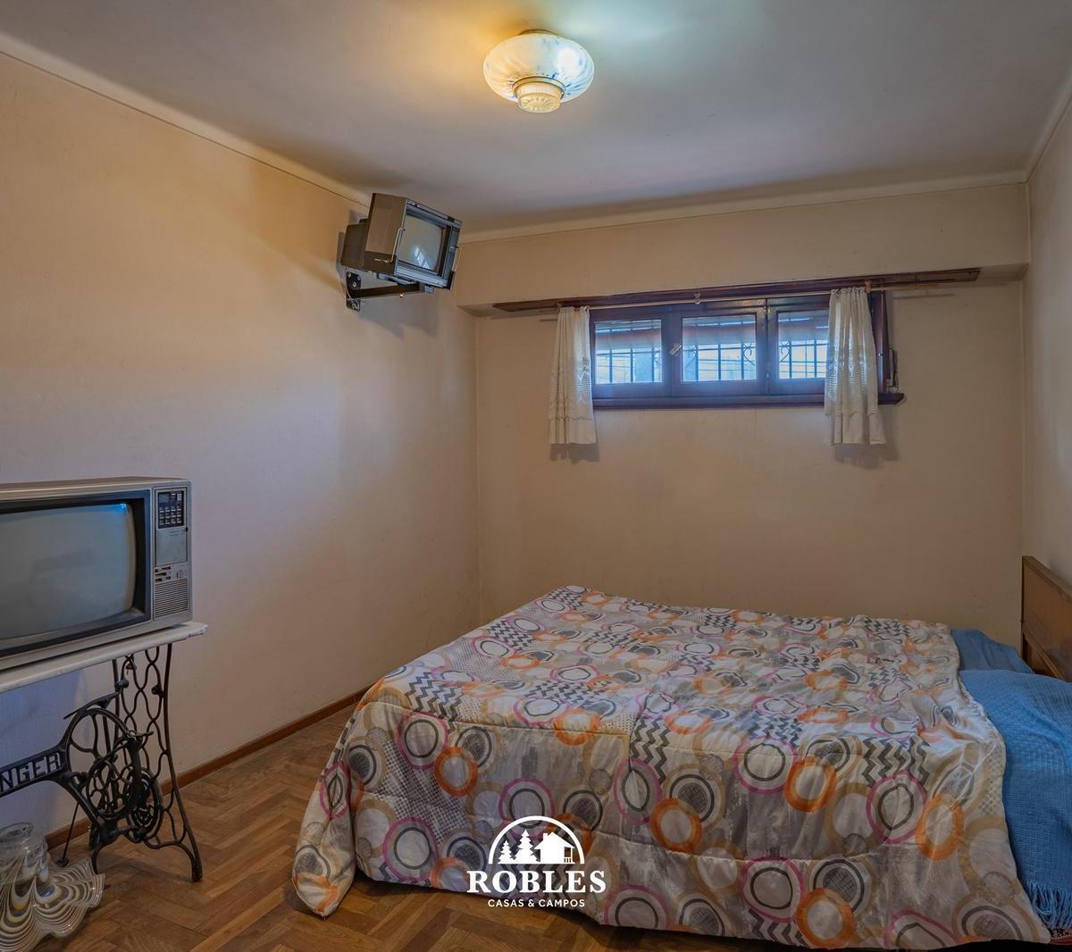 Chalet con Local Comercial Sobre Av Edison. 2