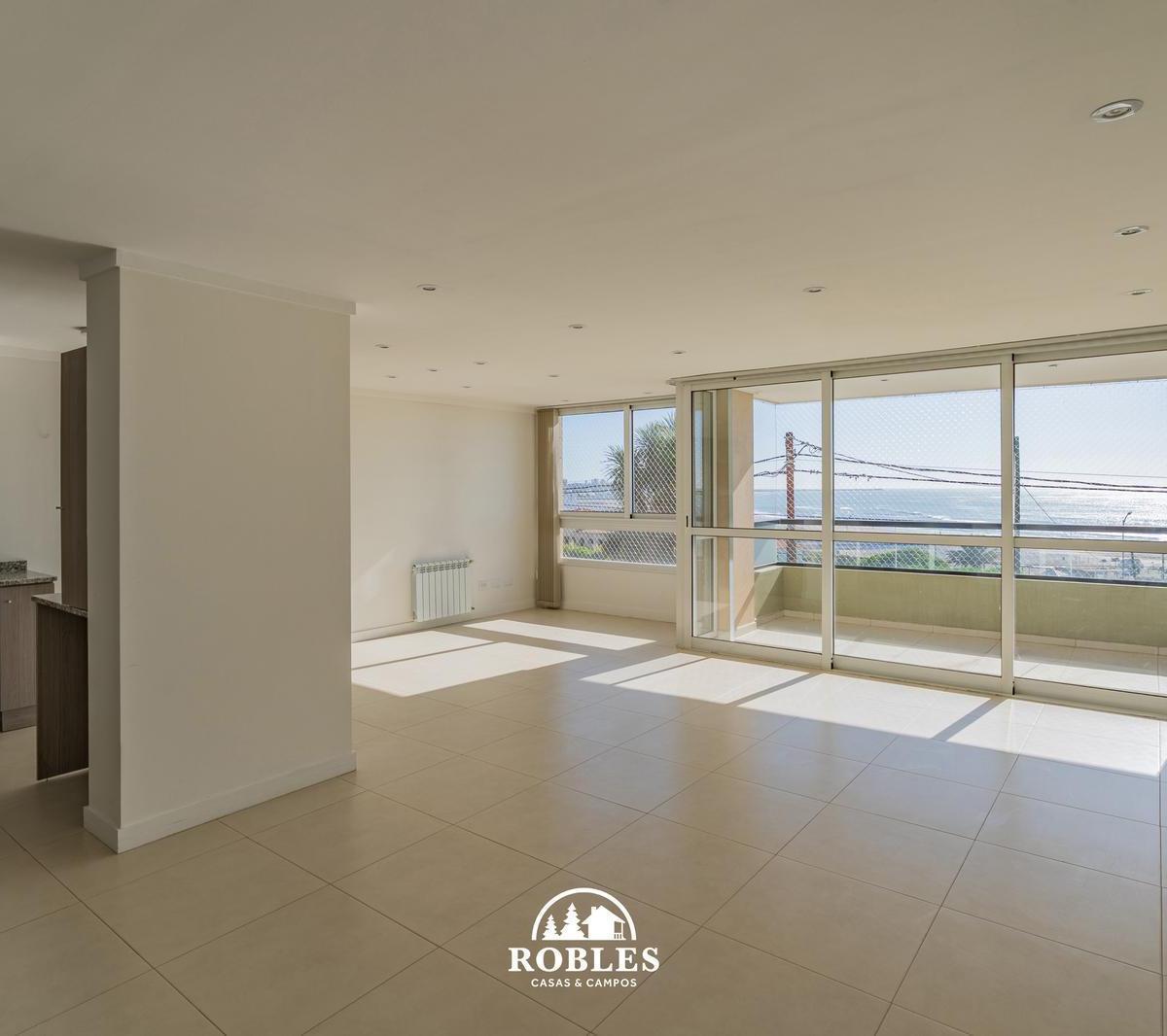 Departamento con vista al mar en Punta Mogotes.