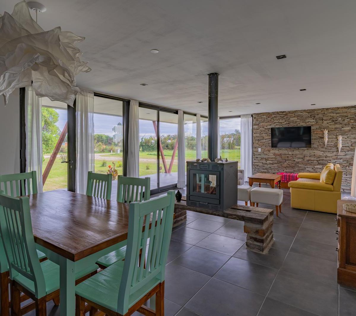 Casa Estilo Moderno en El Barrio Cardon Miramar Links 4