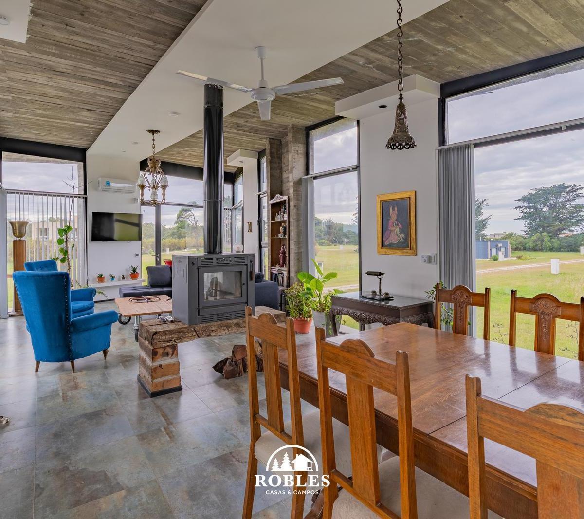 Casa Estilo Moderno en El Barrio Cardon Miramar Links 5
