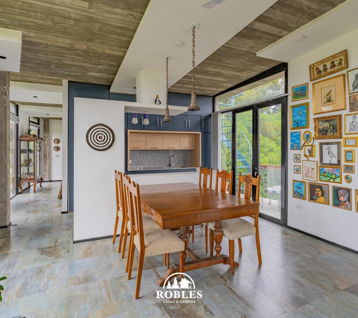 Casa Estilo Moderno en El Barrio Cardon Miramar Links 3