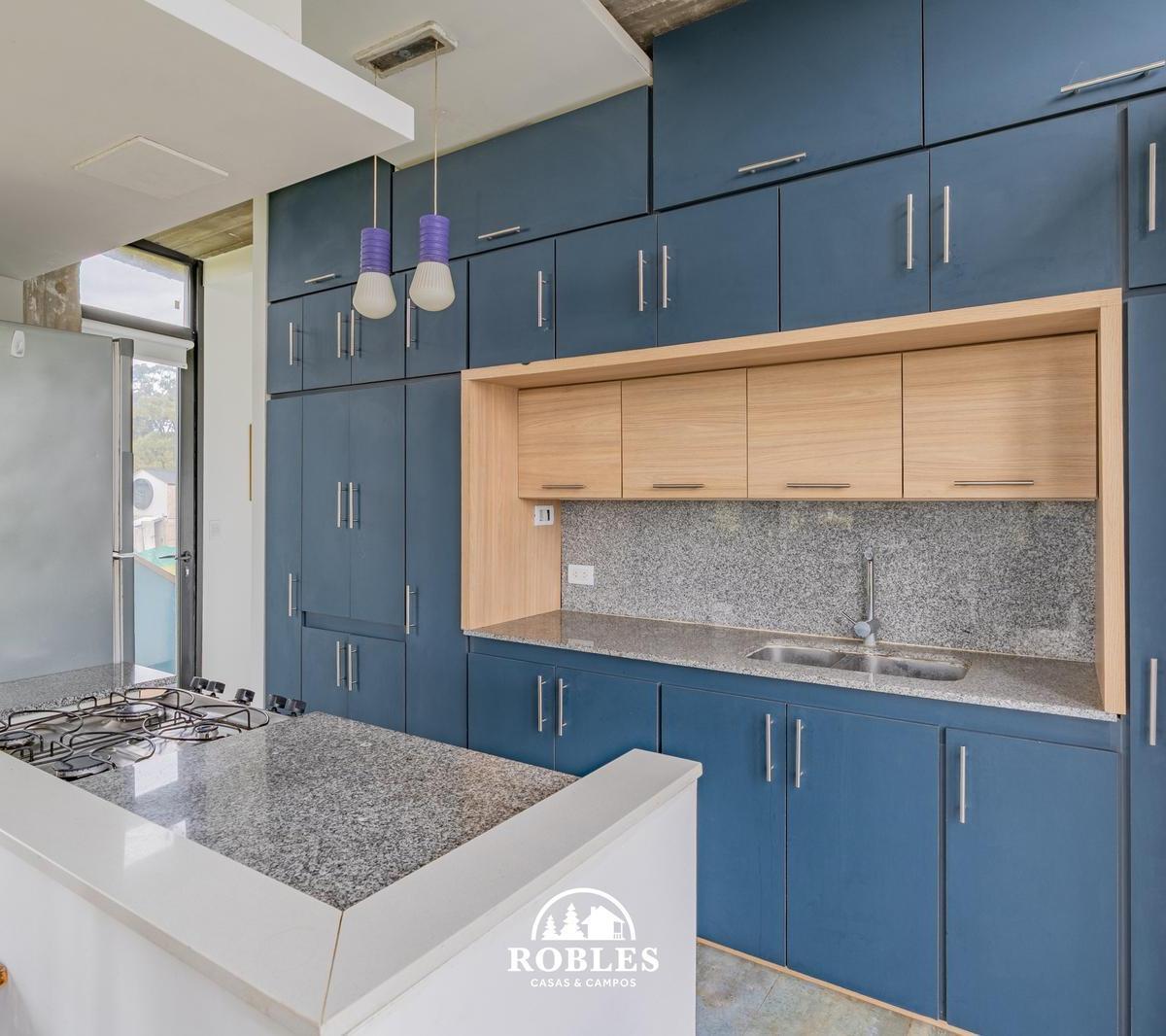 Casa Estilo Moderno en El Barrio Cardon Miramar Links 3