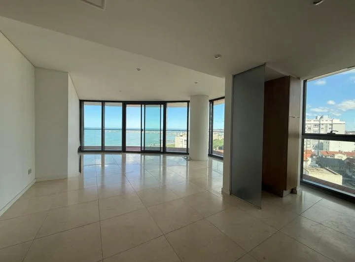 Departamento dos ambientes con excelente vista al mar. 2