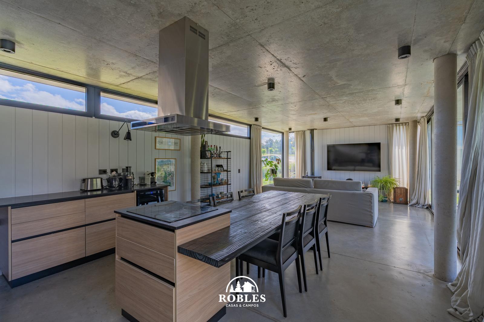 Foto de Casa estilo moderno en el exclusivo barrio Casonas del Haras, imagen 3