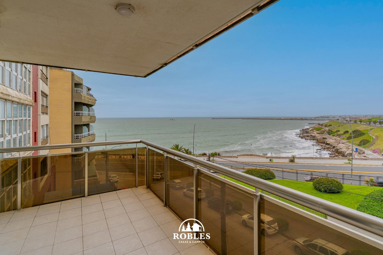 Departamento frente al mar, en excelente ubicación de Playa Chica