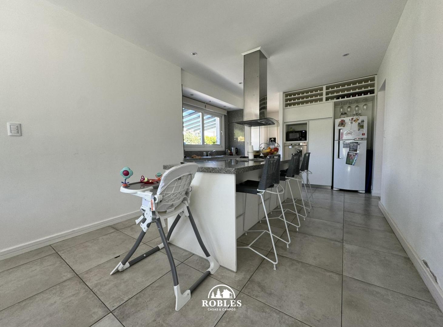 Foto de Moderno chalet, en el exclusivo sector Las Lomas del barrio privado, imagen 5