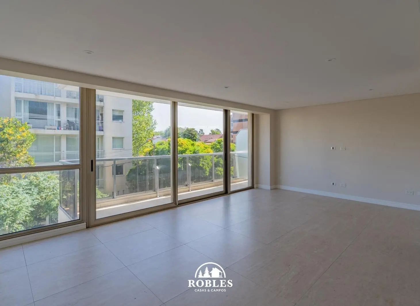 Semipiso tres ambientes en zona Guemes Residencial 5