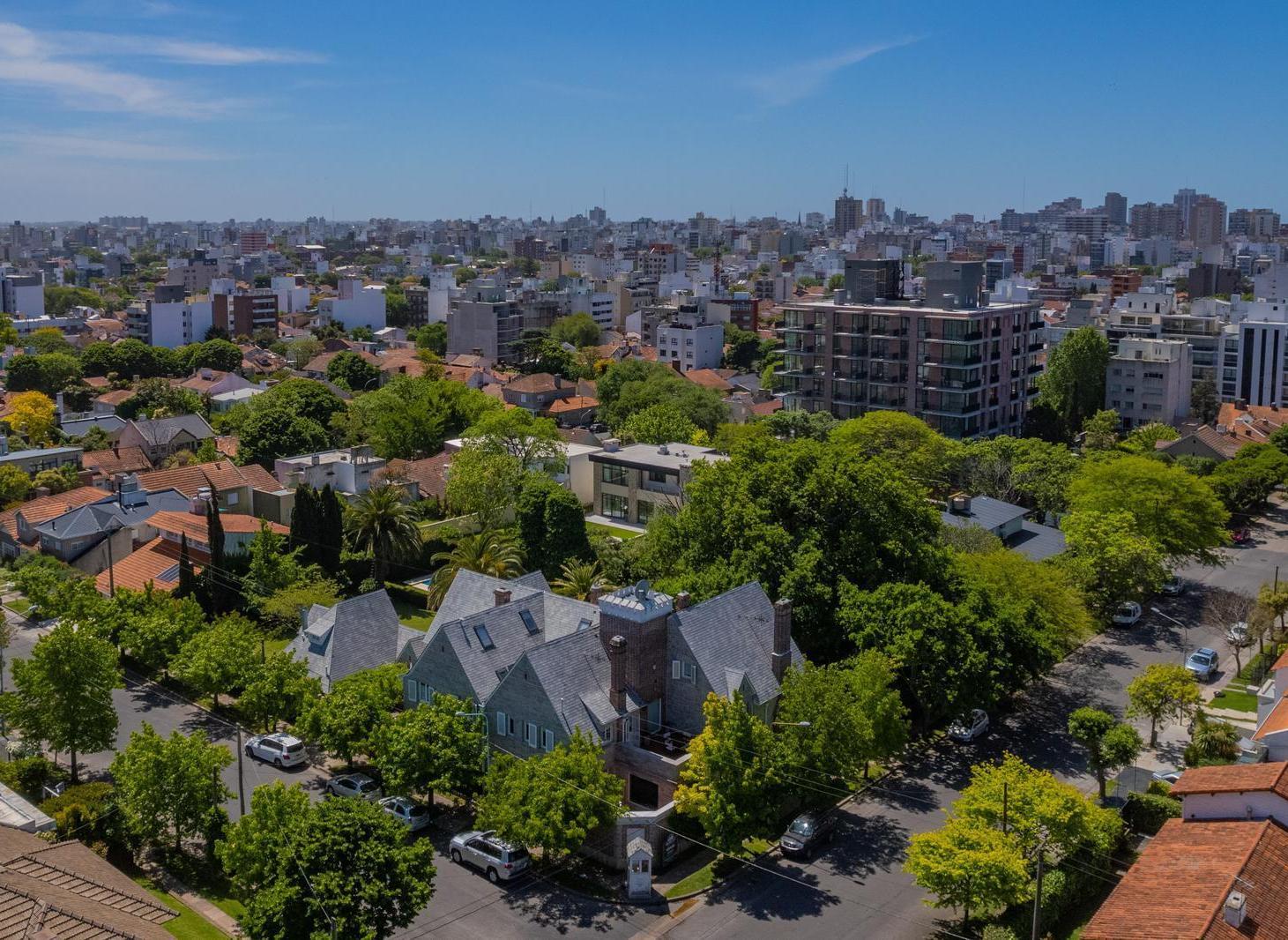Importante residencia para uso profesional en Los Troncos