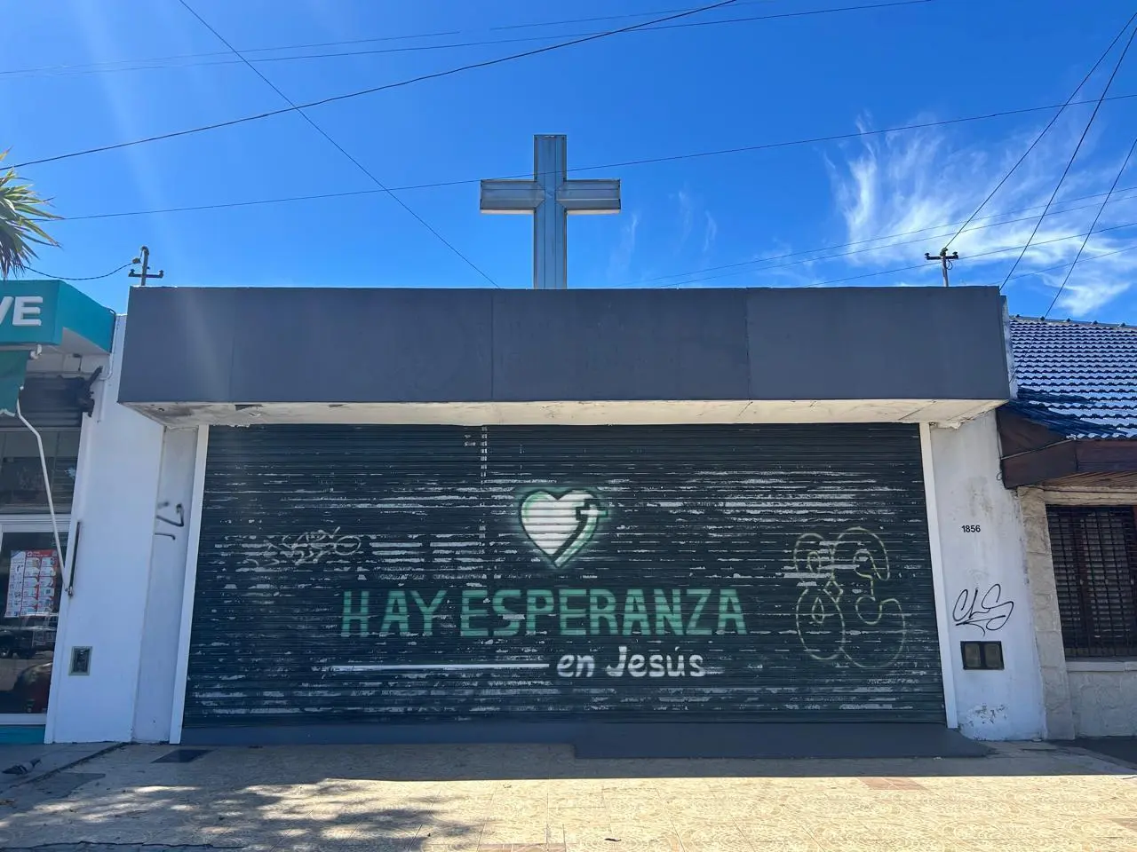 Local comercial con deposito, sobre Av. Jara 2