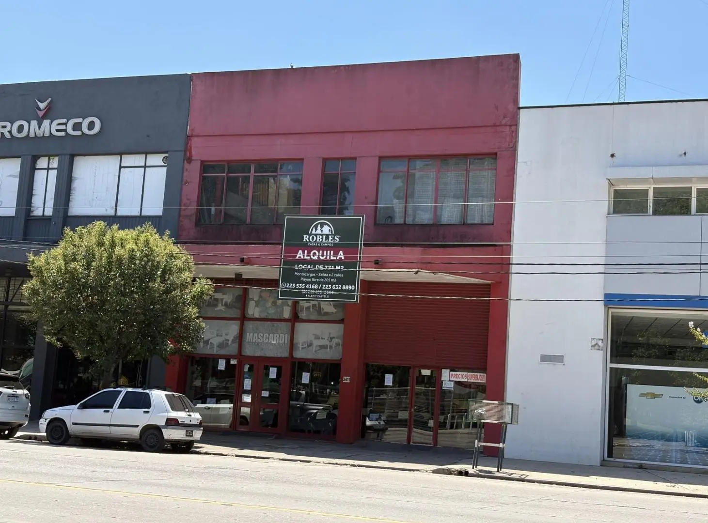 Local comercial sobre Av. Juan B. Justo 2