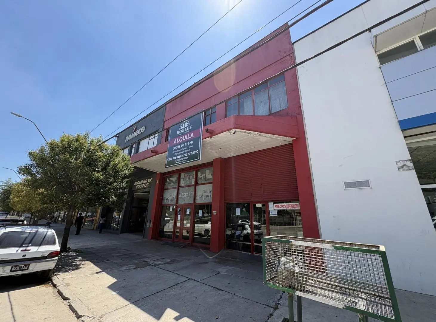 Local comercial sobre Av. Juan B. Justo 3