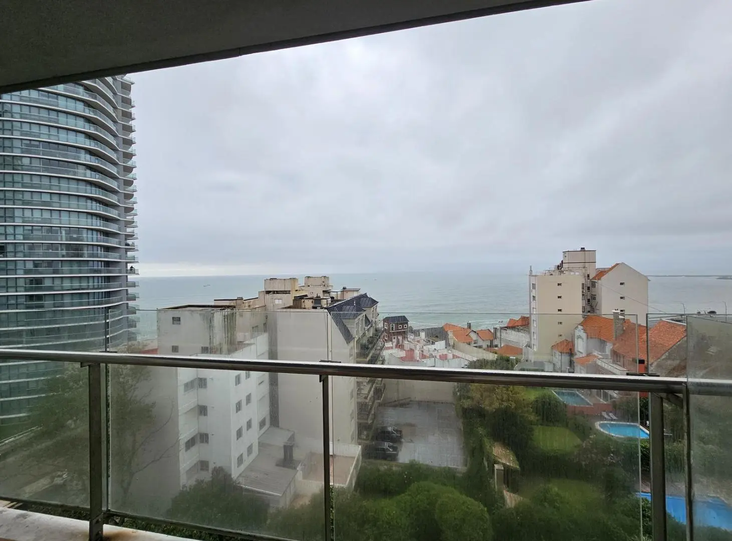 Departamento dos ambientes en el excelente barrio Playa Chica 2