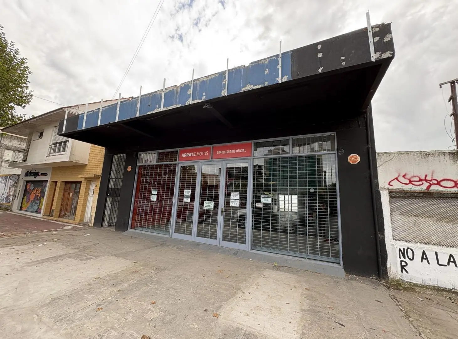 Importante local comercial sobre Av. Colon 2