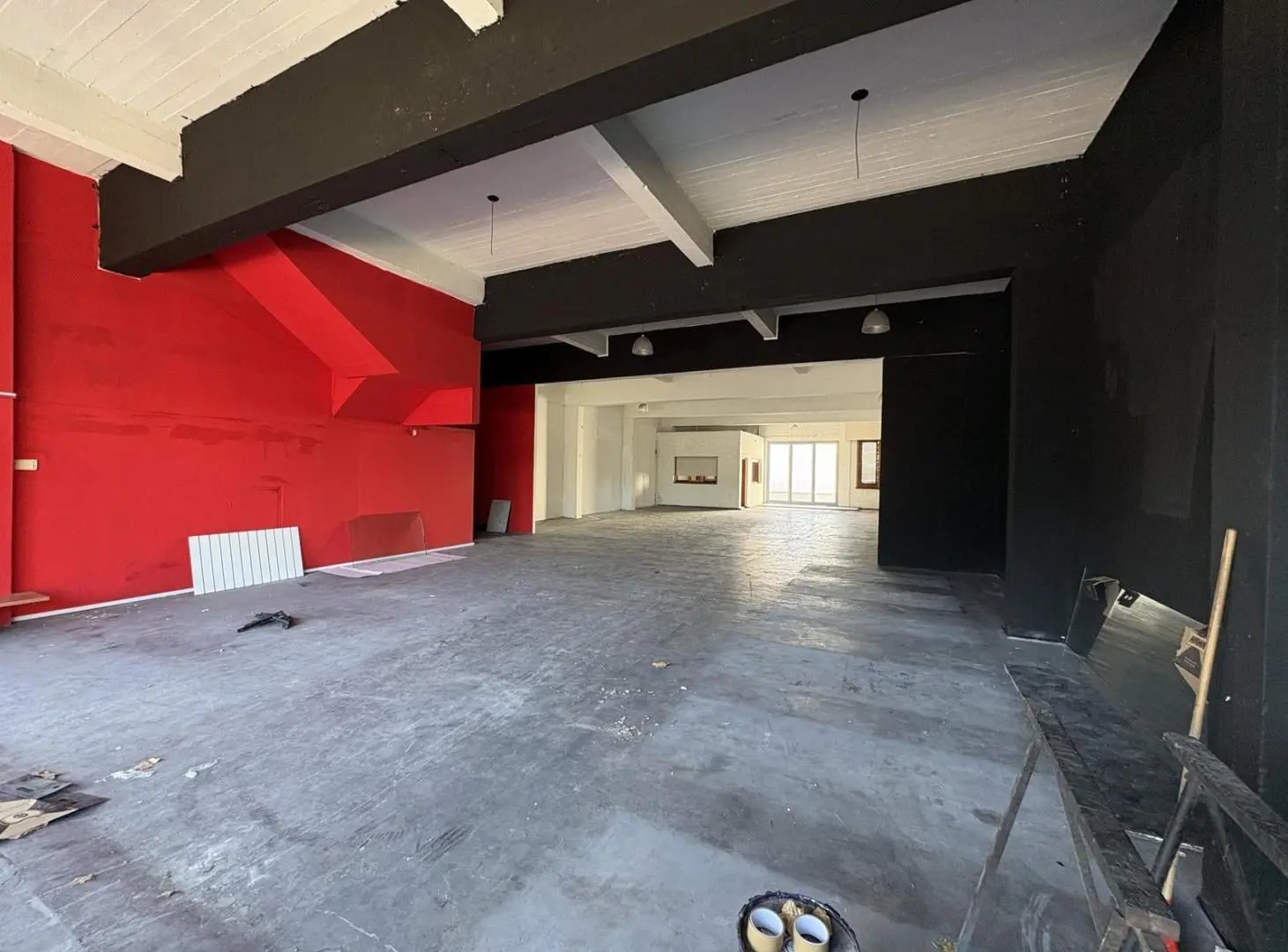 Importante local comercial sobre Av. Colon 5