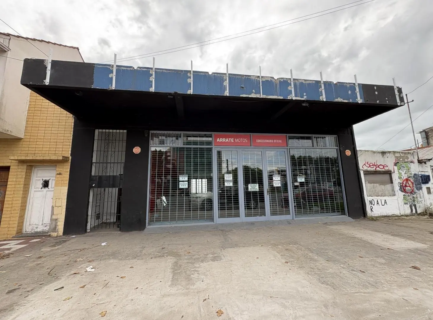 Importante local comercial sobre Av. Colon 1