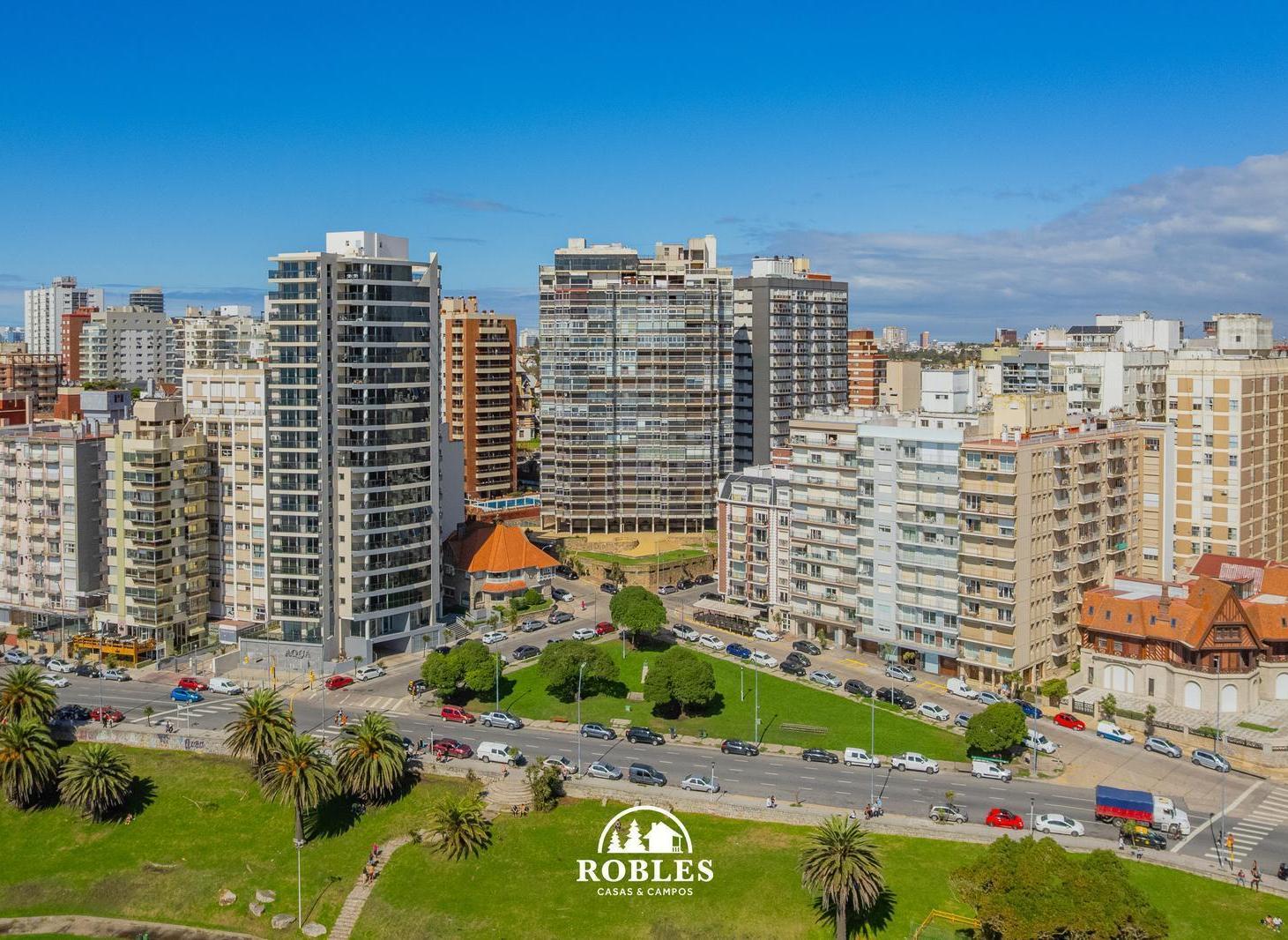 Explanada con vista al mar en zona Torreón del Monje.