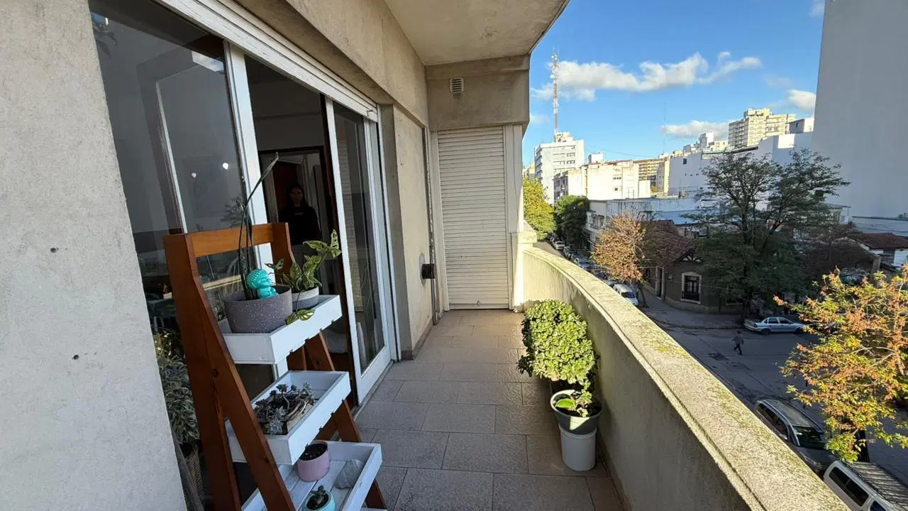 Departamento dos ambientes en Macrocentro 3