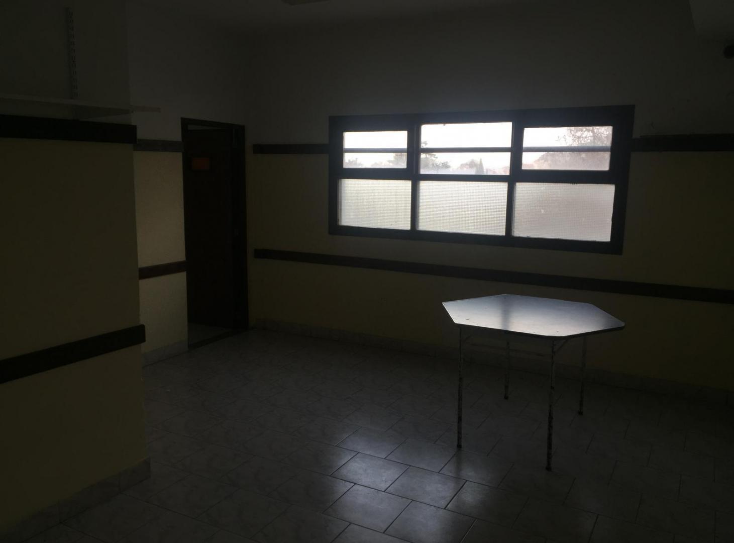 Foto de Edificio de tres plantas en barrio 9 de Julio, ideal para hogar, imagen 4