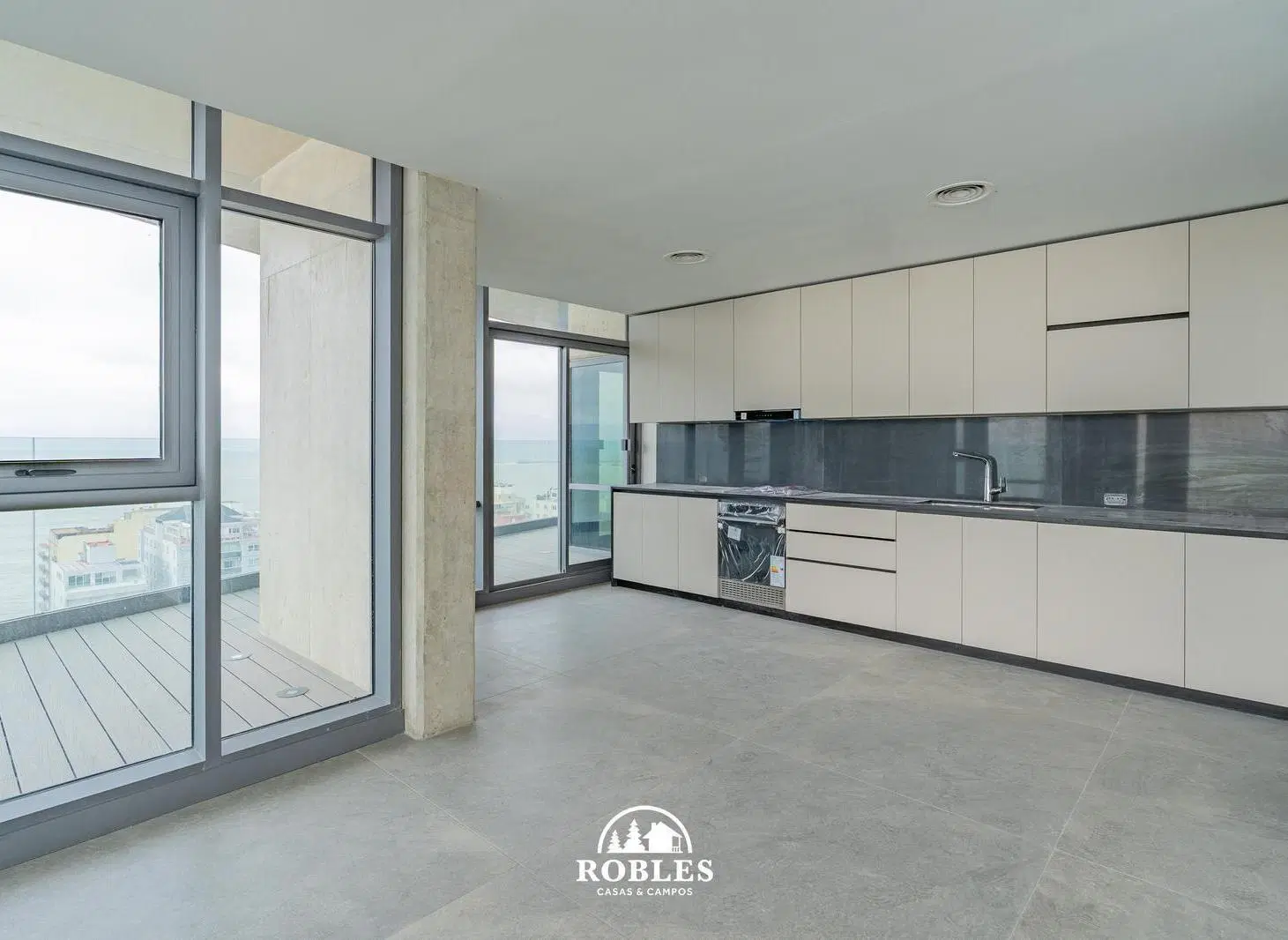 Departamento con excelentes vistas, en edificio de categoría 2