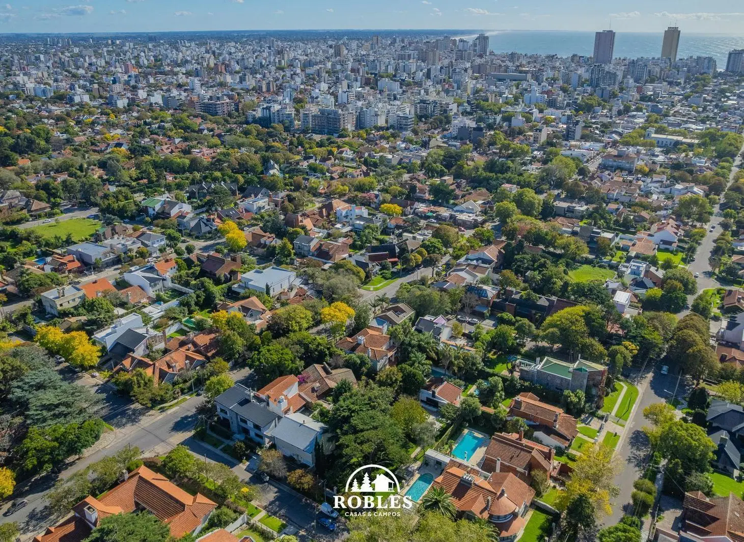 Lote único en el barrio Los Troncos 5