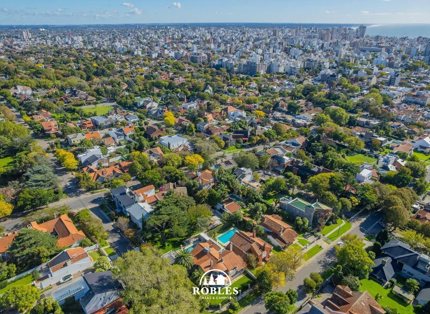 Lote único en el barrio Los Troncos 2