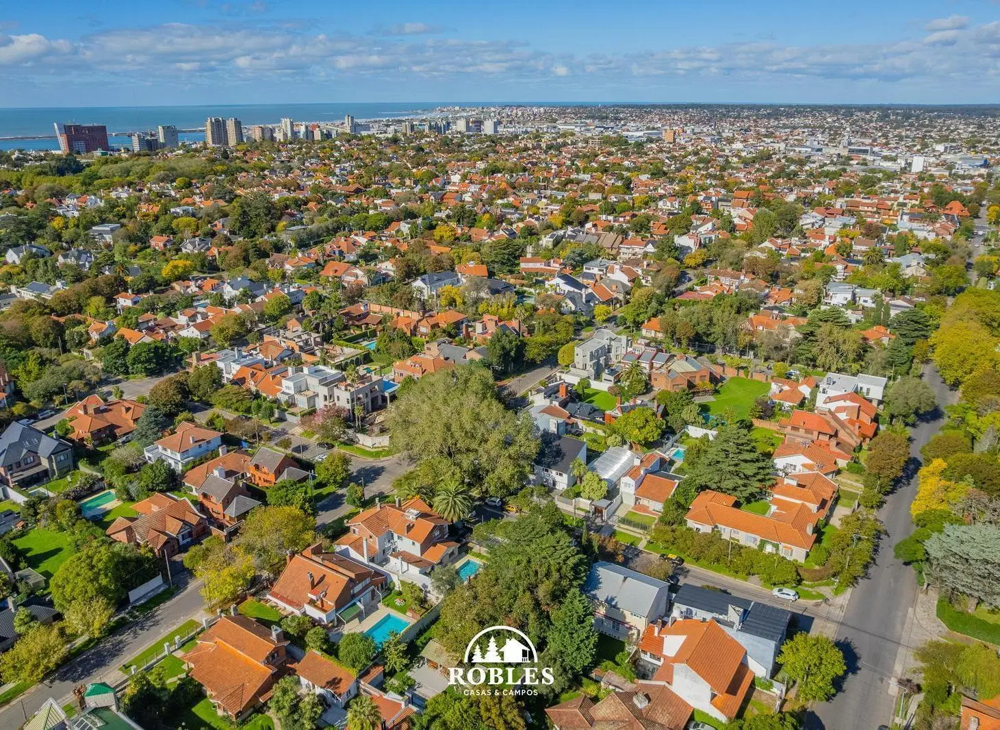 Lote único en el barrio Los Troncos 4
