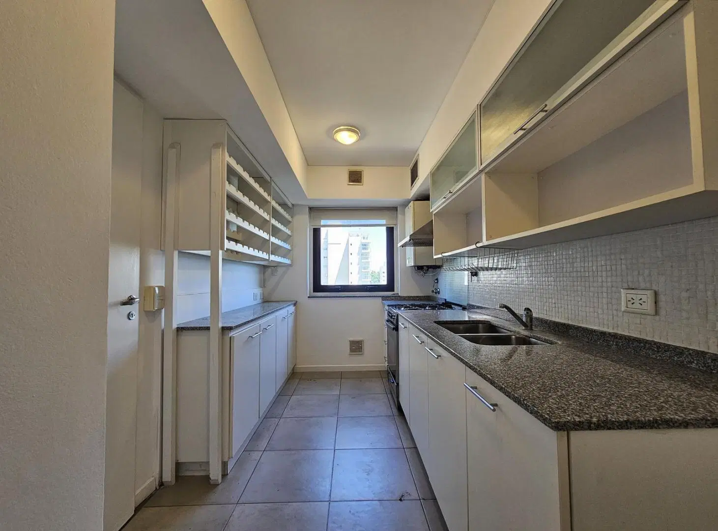 Departamento de categoría, con vista al Golf y al mar. 5