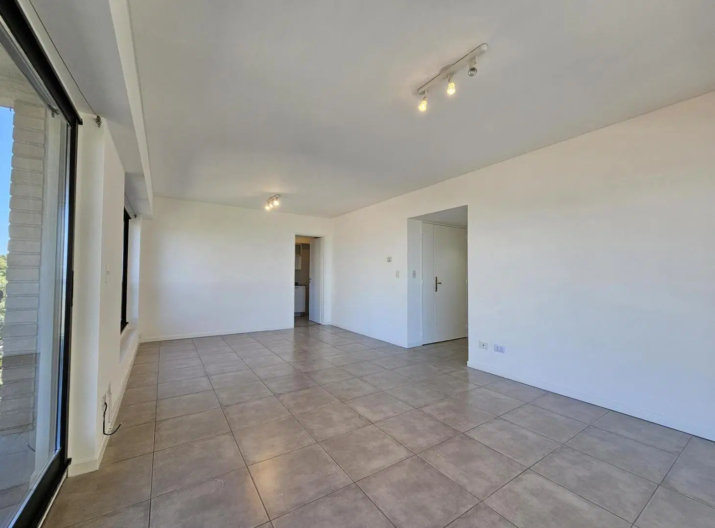 Departamento de categoría, con vista al Golf y al mar. 4