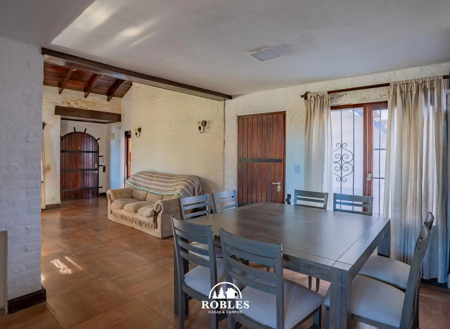 Chalet en esquina del barrio San Carlos 5