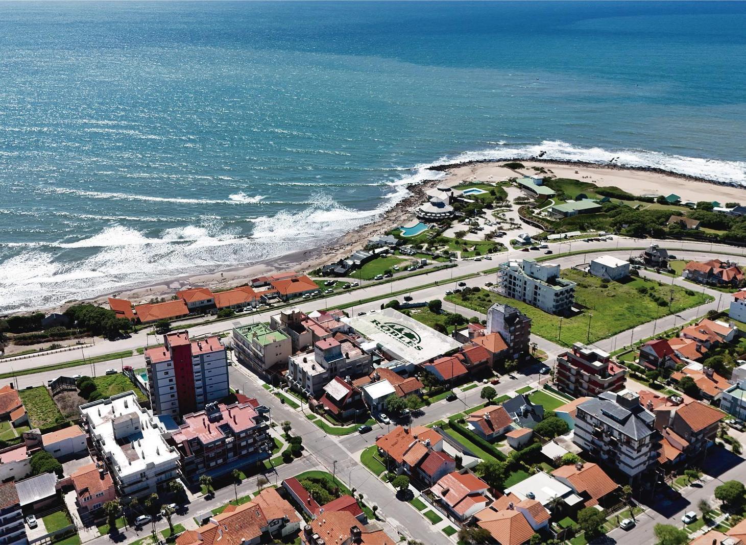 Terreno apto desarrollo frente a Waikiki.