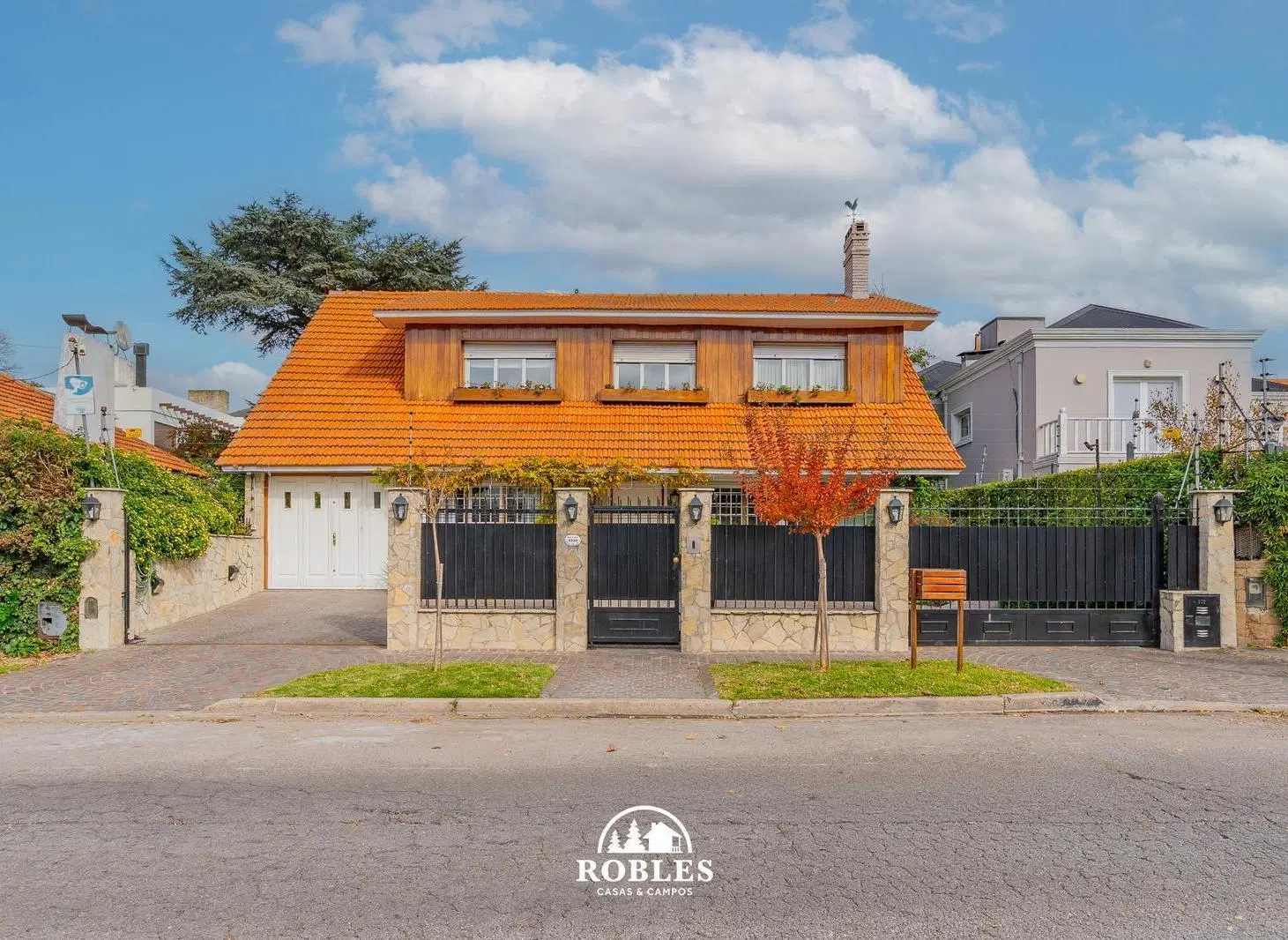 Chalet en el excelente barrio Los Troncos 5