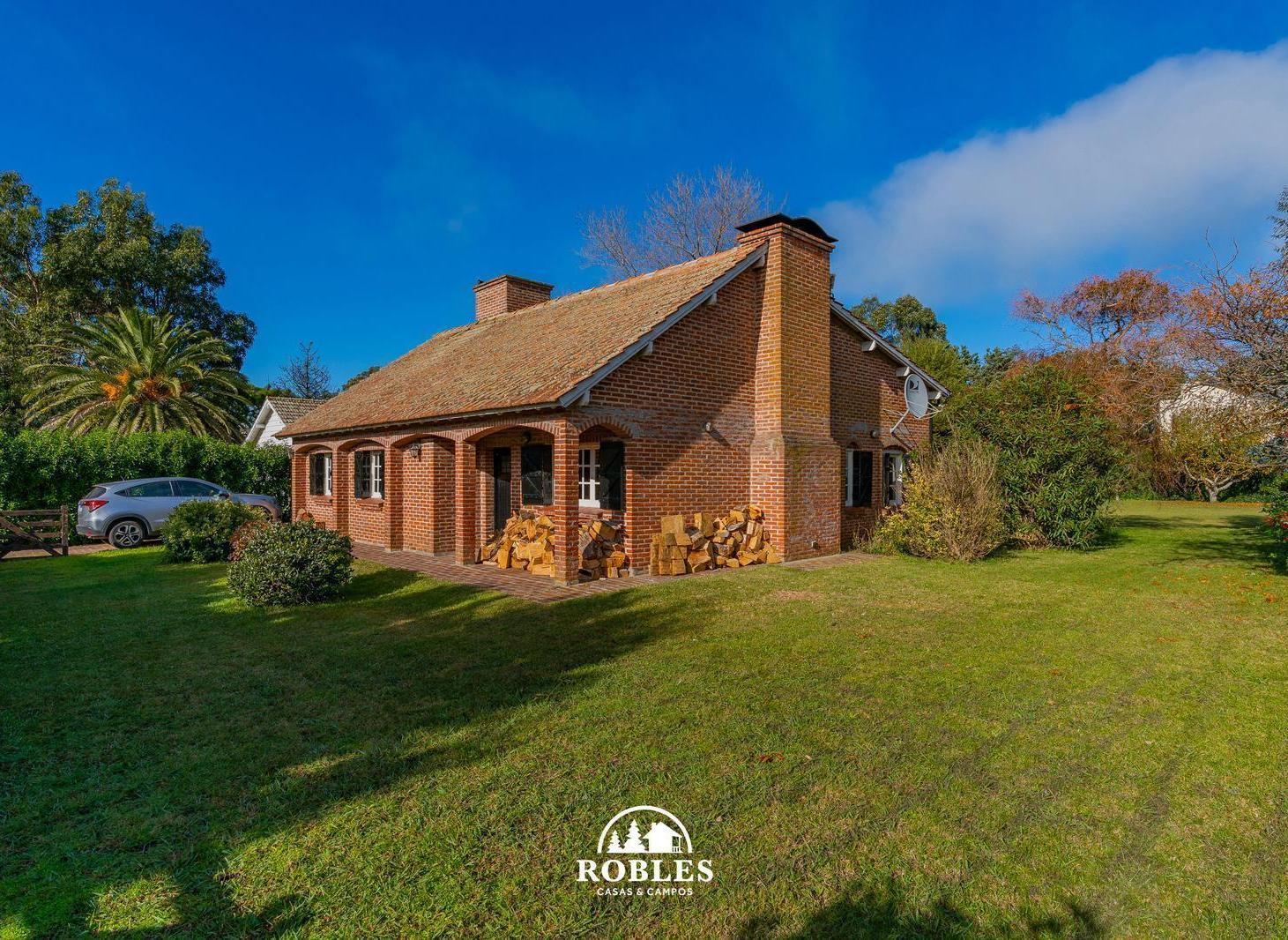 Casa estilo campo sobre importante lote en Chapadmalal