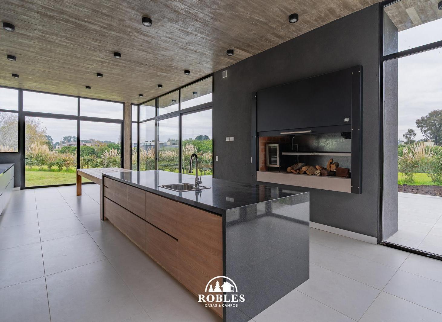 Foto de Casa estilo moderno en el barrio privado Arenas del Sur, imagen 2