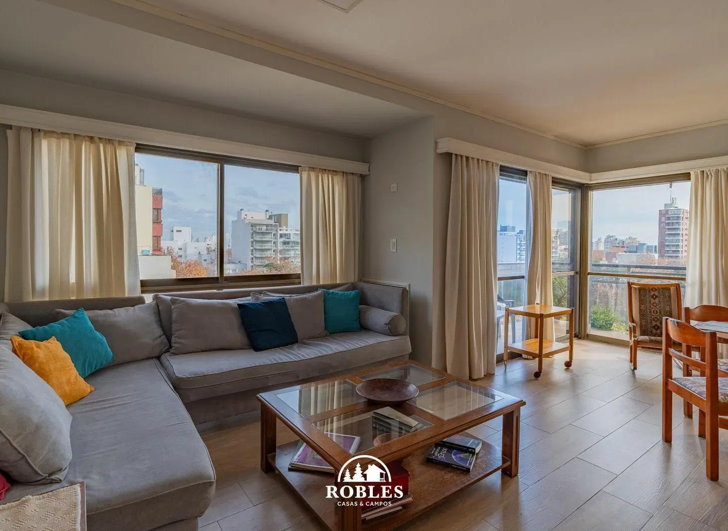 Piso cuatro ambientes en Plaza Mitre 5