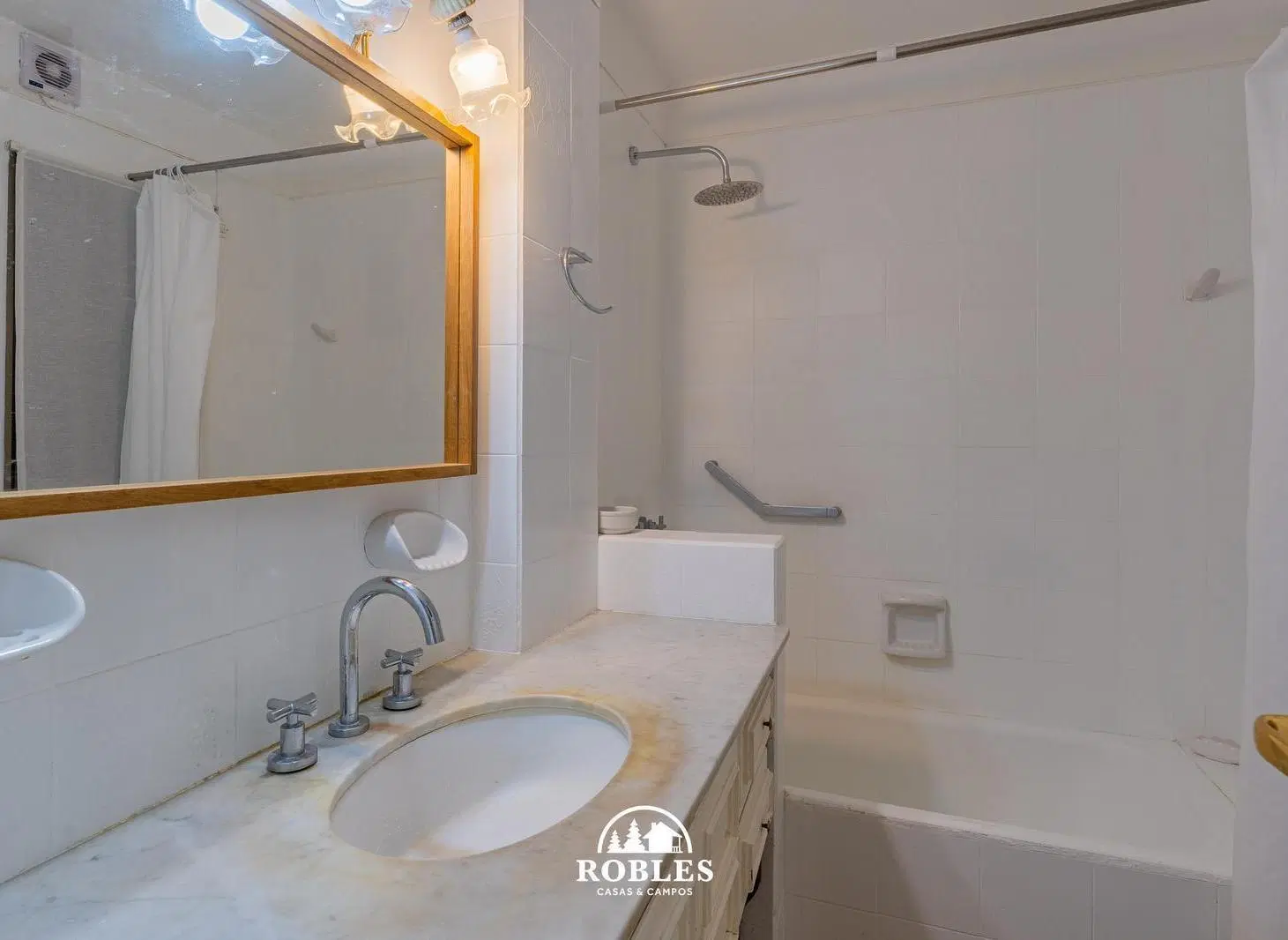 Piso cuatro ambientes en Plaza Mitre 3