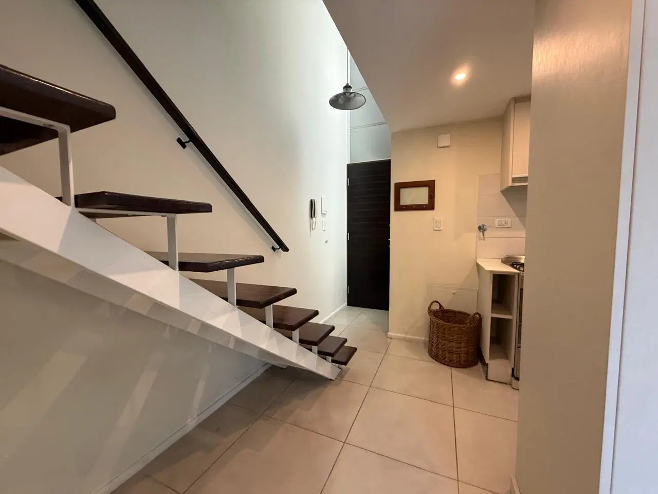 Duplex tres ambientes sobre Av. Libertad 3