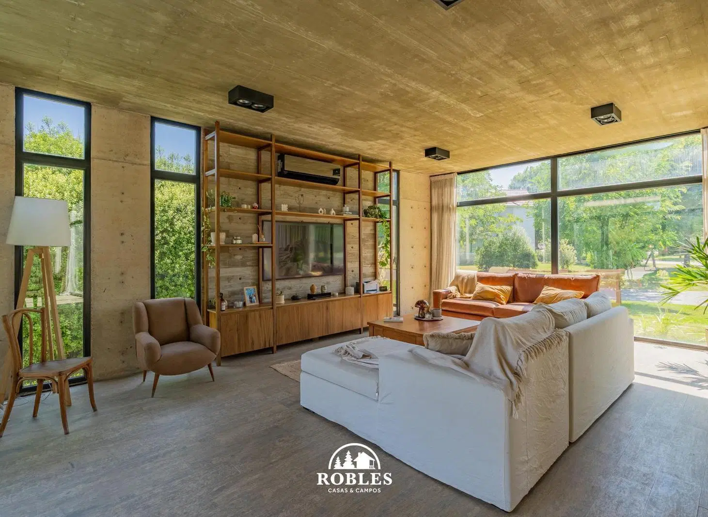 Casa estilo moderno en el barrio Arenas del Sur 4
