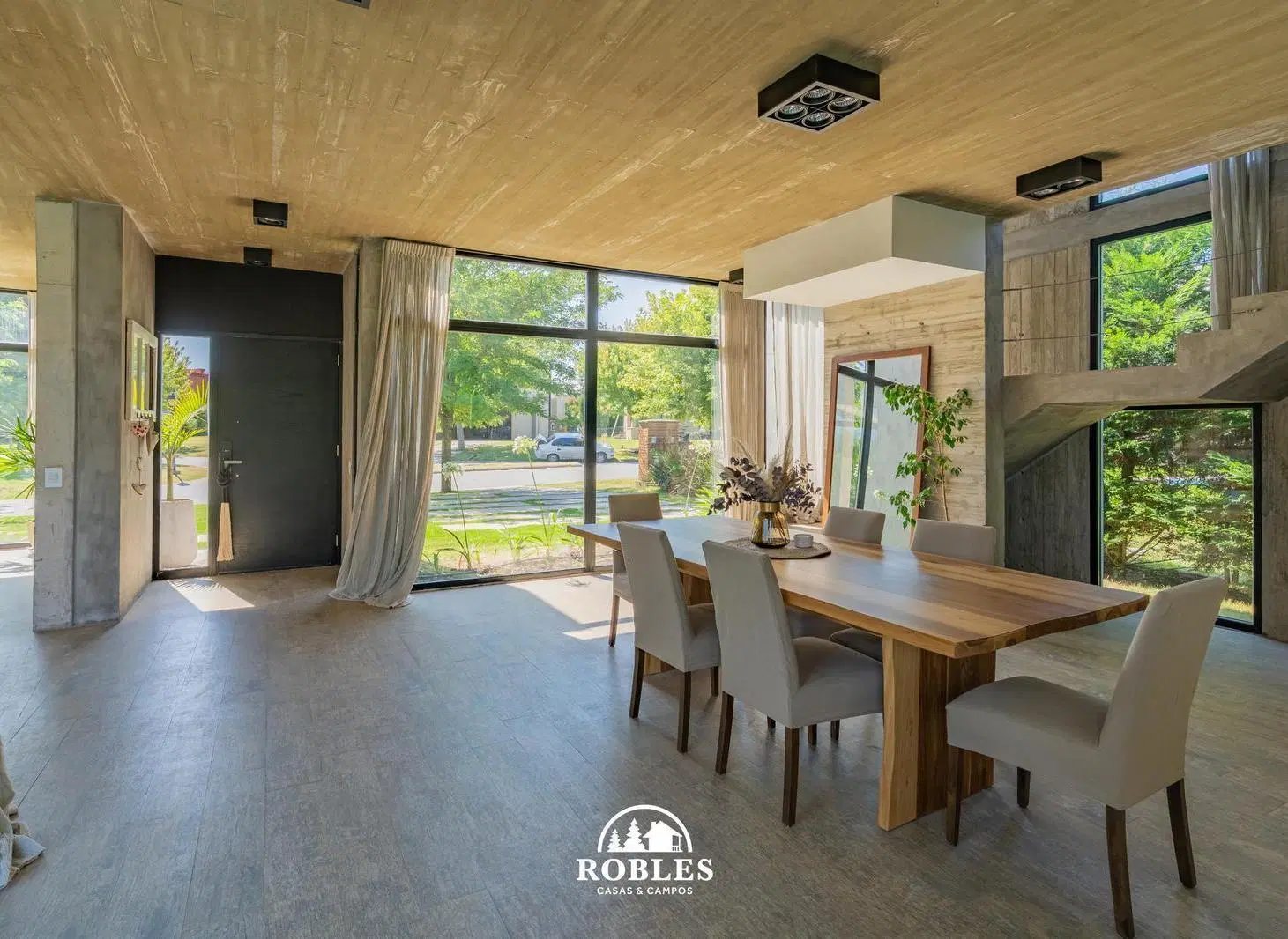 Casa estilo moderno en el barrio Arenas del Sur 5