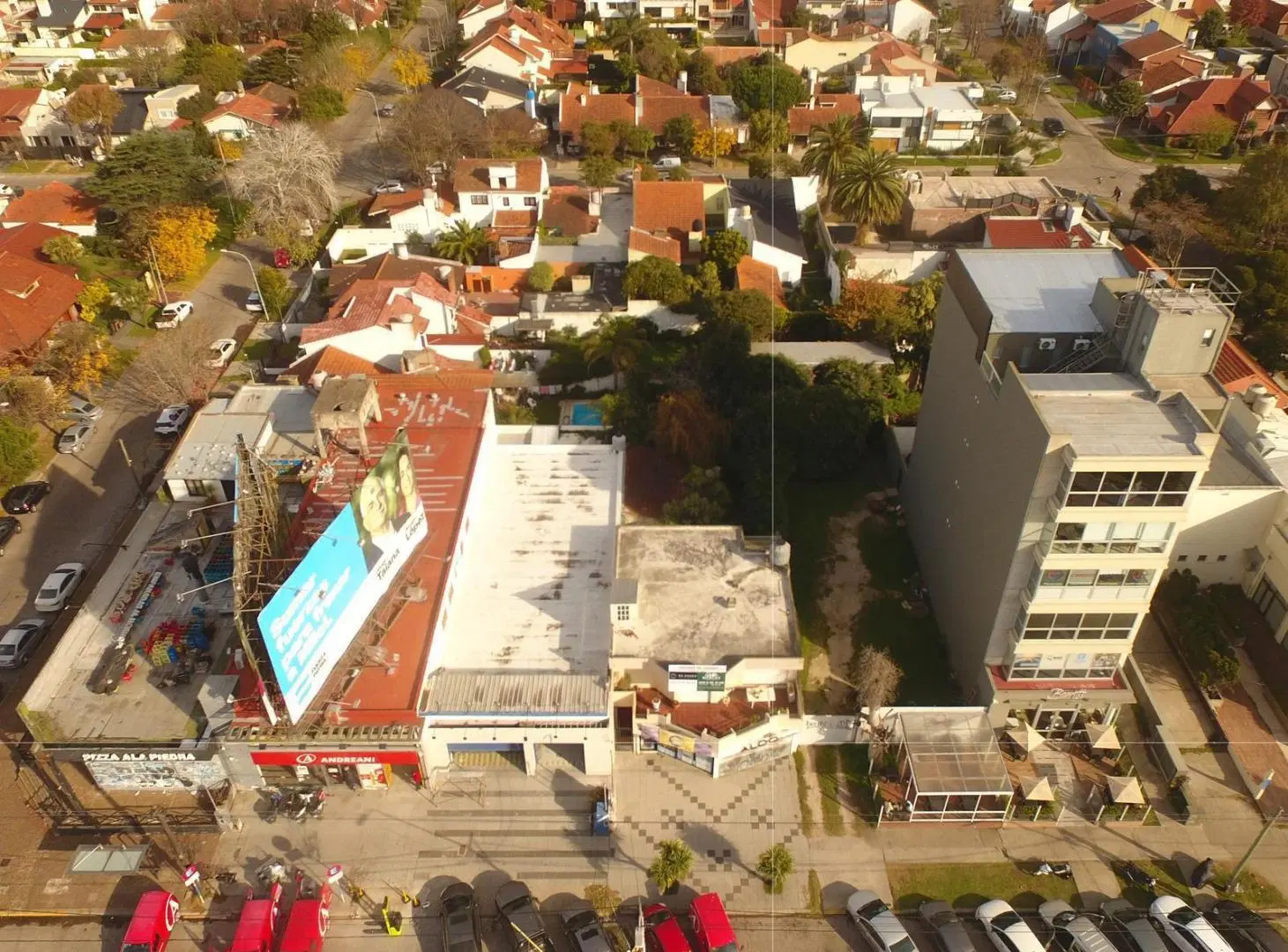Local comercial con vivienda sobre Av. Constitucion 5