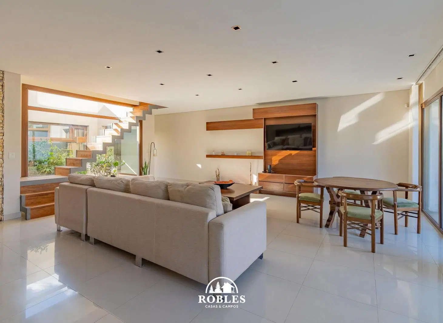 Casa estilo moderno en el barrio Constitucion 8
