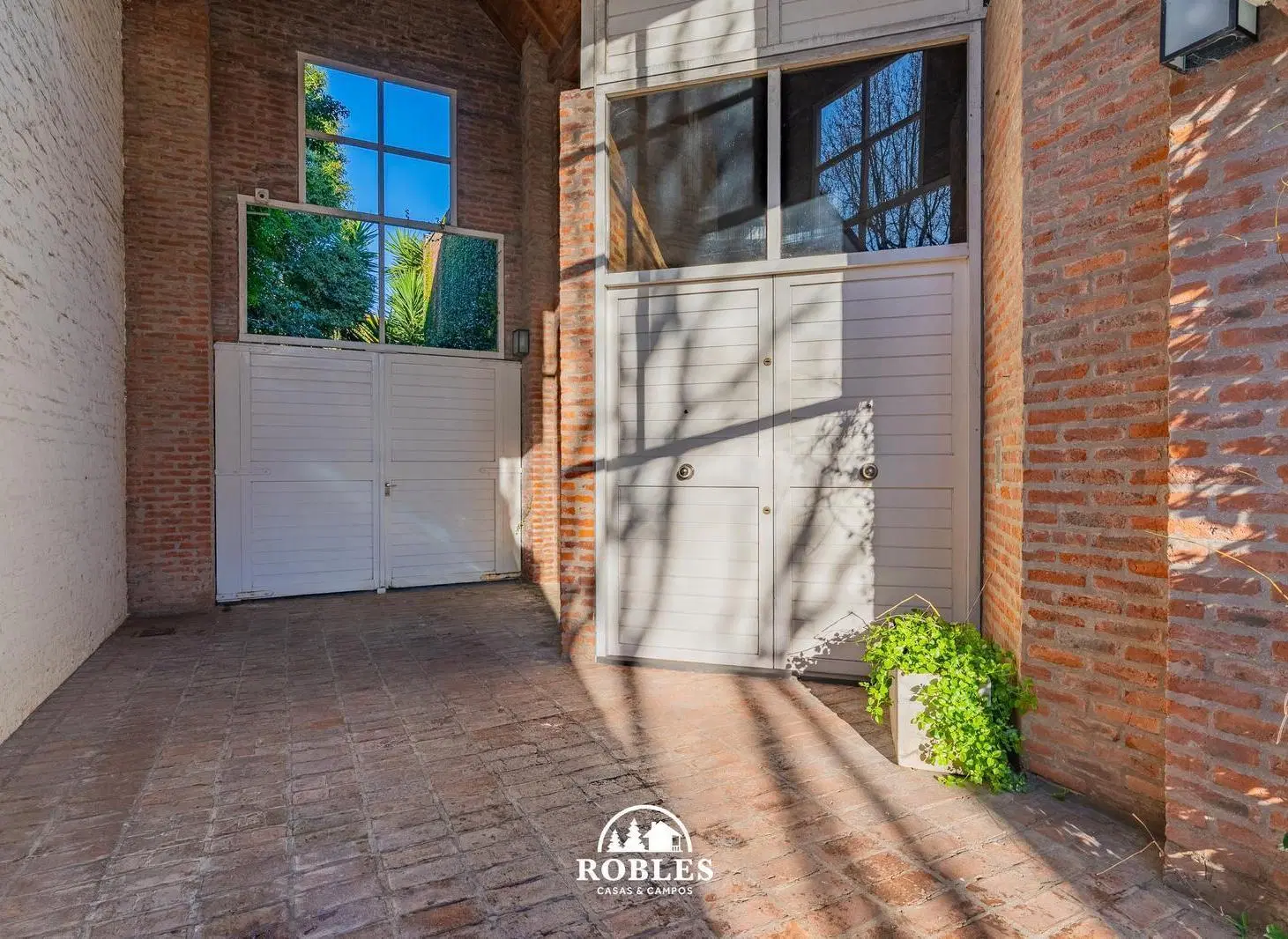 Chalet en el excelente entorno del barrio Los Troncos 3