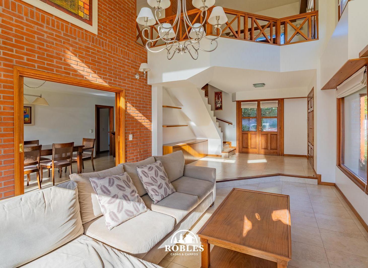 Foto de Chalet en esquina del barrio San Carlos, imagen 3