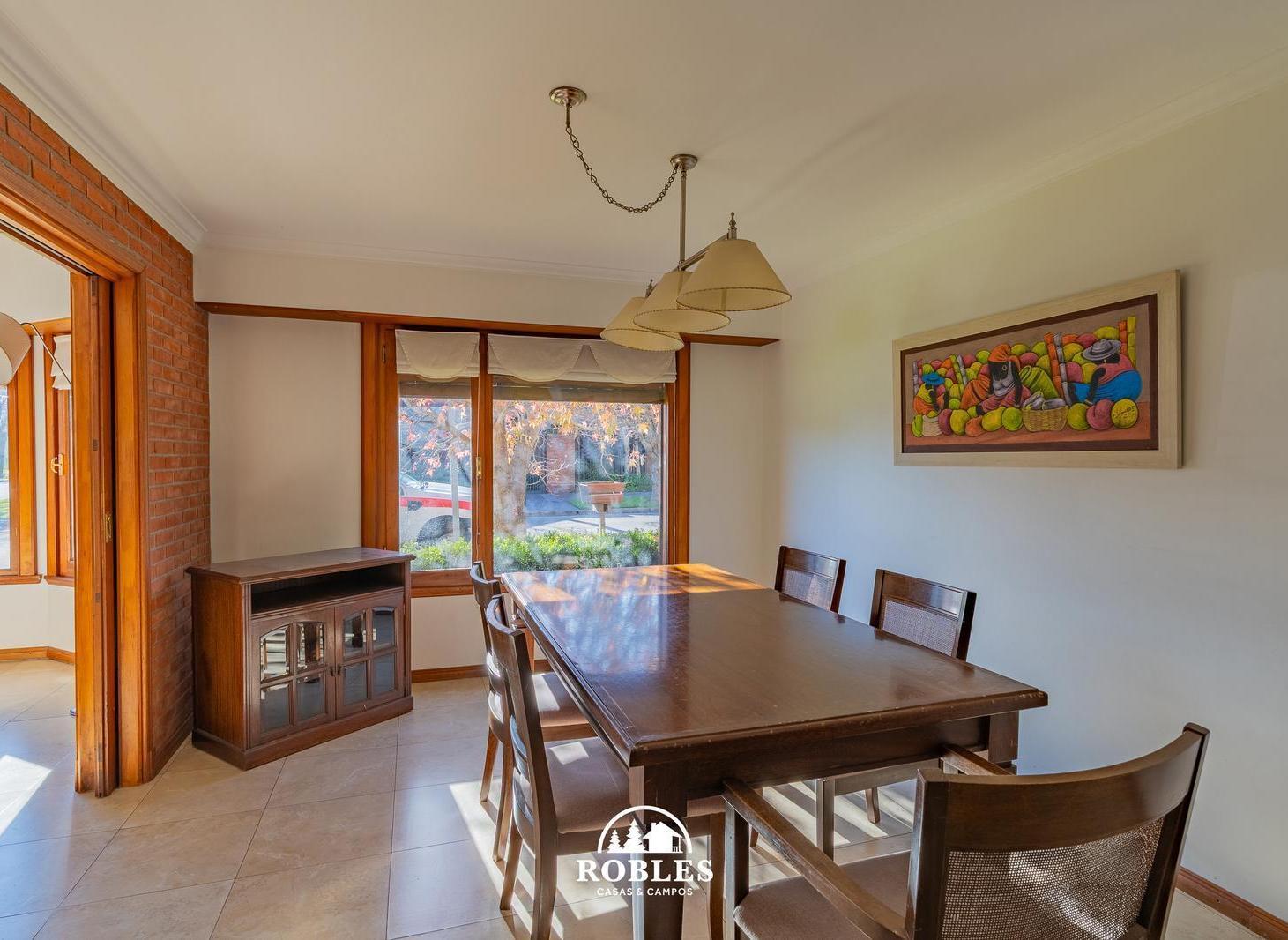 Foto de Chalet en esquina del barrio San Carlos, imagen 2
