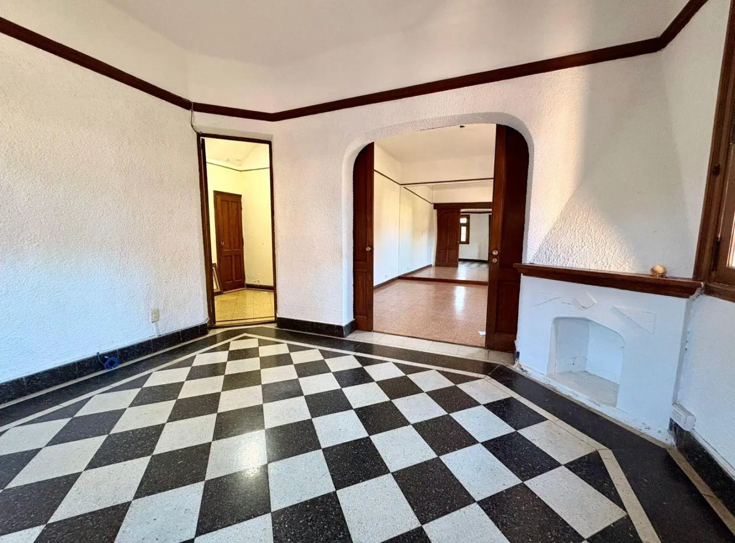 Pintoresco chalet para uso profesional en esquina de Stella Maris 5