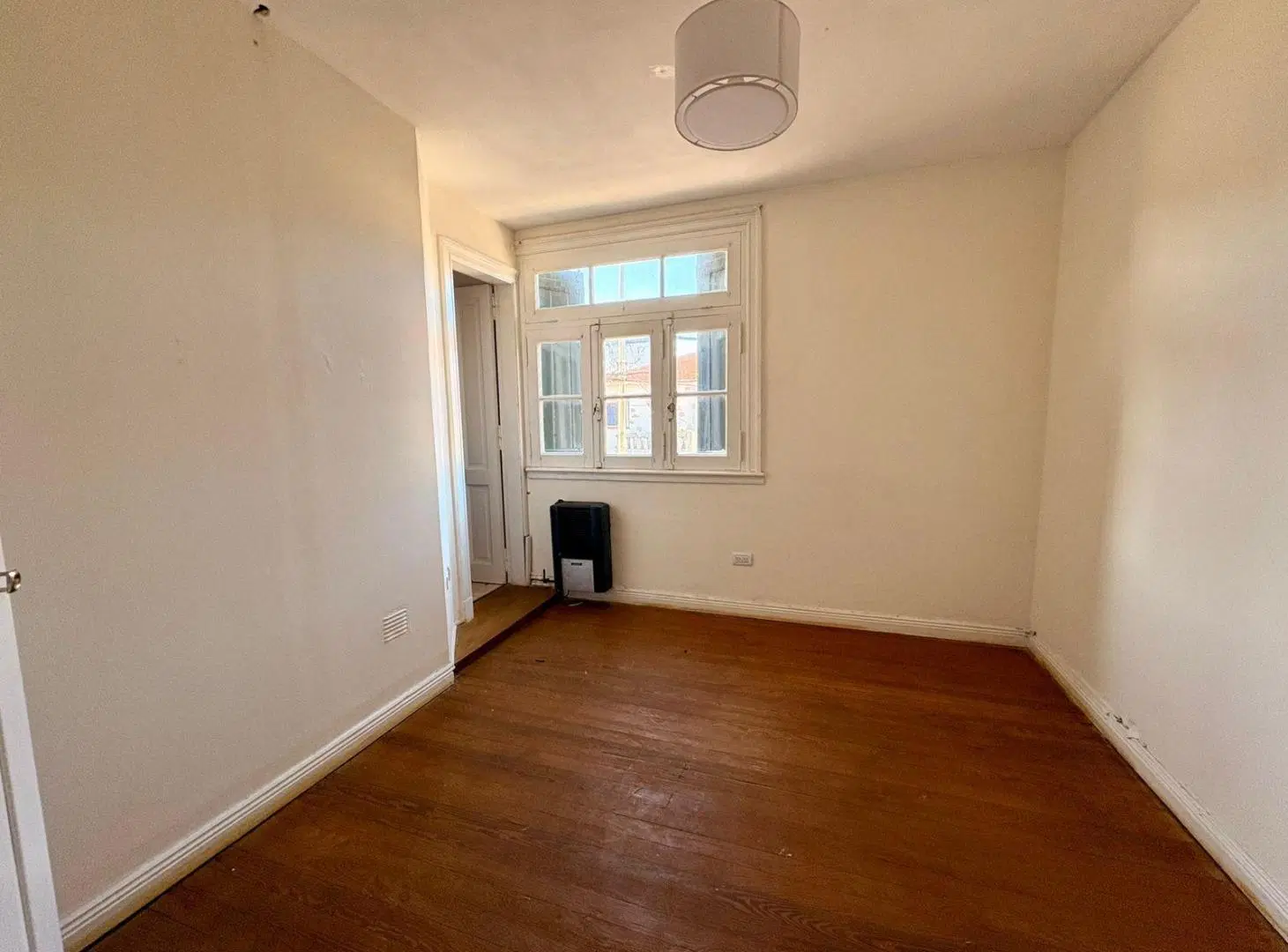 Pintoresco chalet para uso profesional en esquina de Stella Maris 3