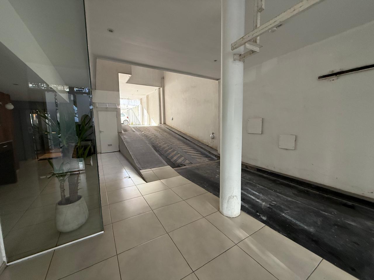 Foto de Duplex tres ambientes sobre Av. Libertad, imagen 2