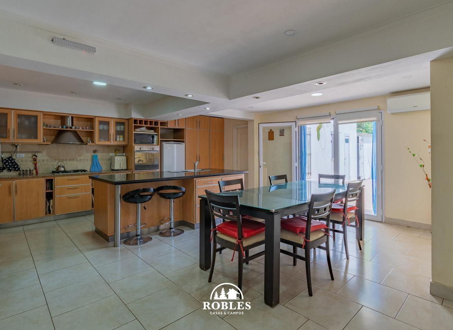 Foto de Chalet en el entorno del barrio Parque Luro, imagen 3