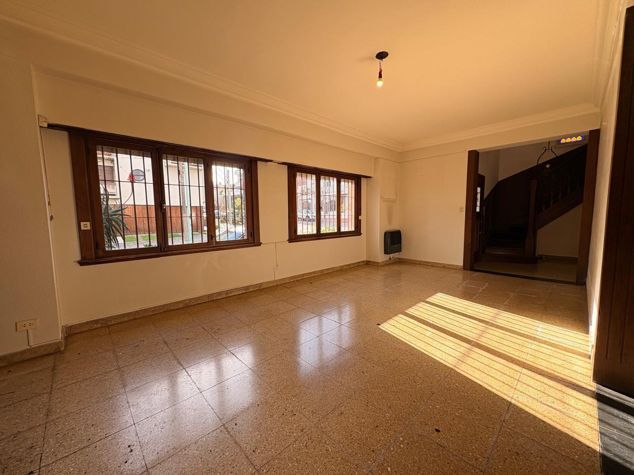 Foto de Chalet comercial sobre excelente esquina de Playa Grande, imagen 4